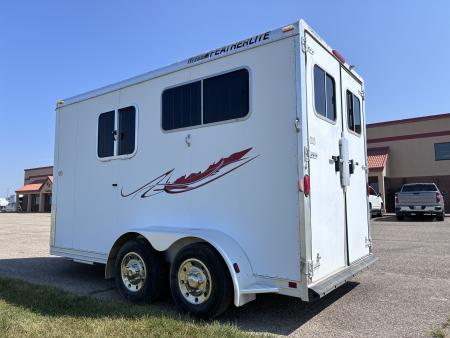 Used 2005 Featherlite Trailers 2H Straight Load BP Horse Trailer