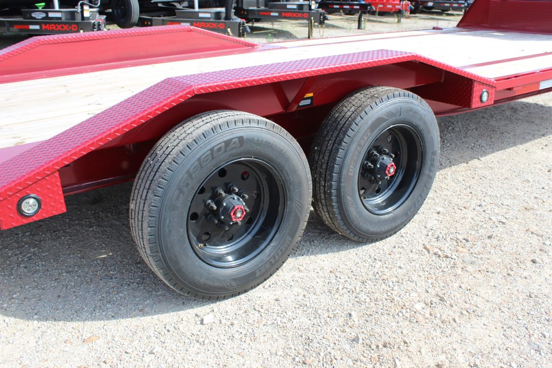 New 2027 MAXXD H9X 102" x 24' gooseneck Equipment Trailer