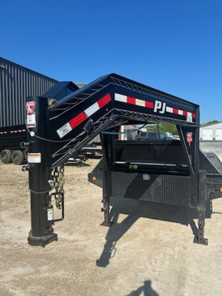 Used 2022 PJ Trailers T8282