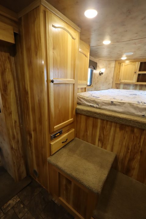 Used 2015 Lakota 3 Horse LQ Trailer