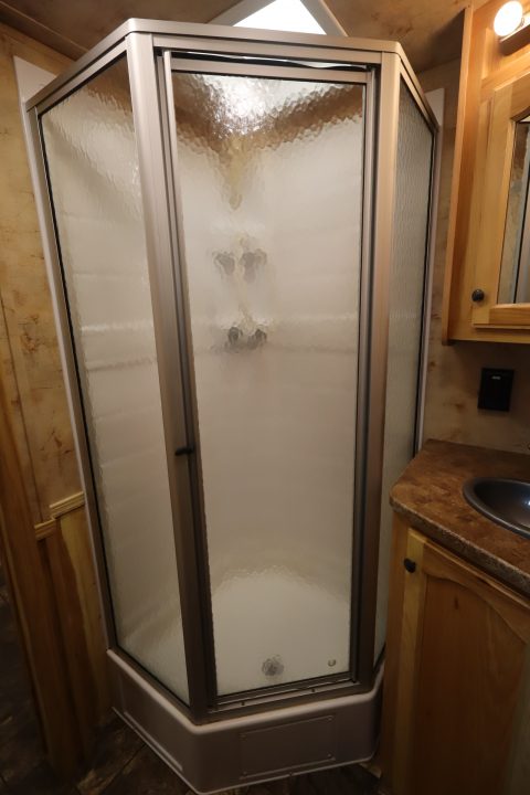 Used 2015 Lakota 3 Horse LQ Trailer