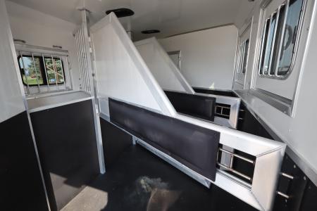 Used 2015 Lakota 3 Horse LQ Trailer