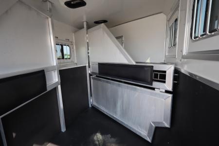 Used 2015 Lakota 3 Horse LQ Trailer