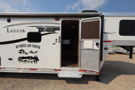 Used 2015 Lakota 3 Horse LQ Trailer