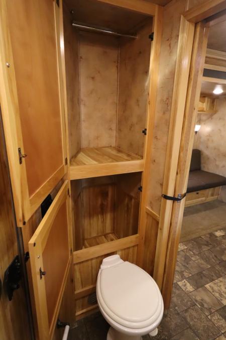 Used 2015 Lakota 3 Horse LQ Trailer
