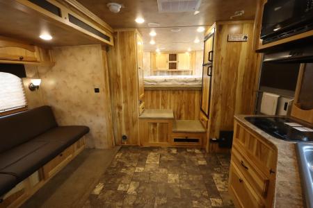 Used 2015 Lakota 3 Horse LQ Trailer