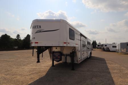 Used 2015 Lakota 3 Horse LQ Trailer