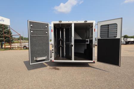 Used 2015 Lakota 3 Horse LQ Trailer