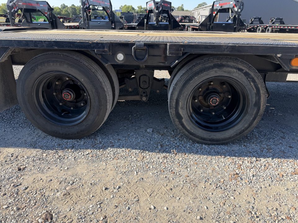 Used 2024 MAXXD 102"X28' 30K Gooseneck Flatbed Trailer
