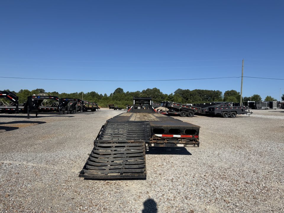 Used 2024 MAXXD 102"X28' 30K Gooseneck Flatbed Trailer