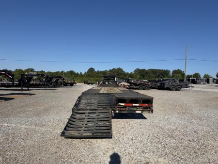 Used 2024 MAXXD 102"X28' 30K Gooseneck Flatbed Trailer