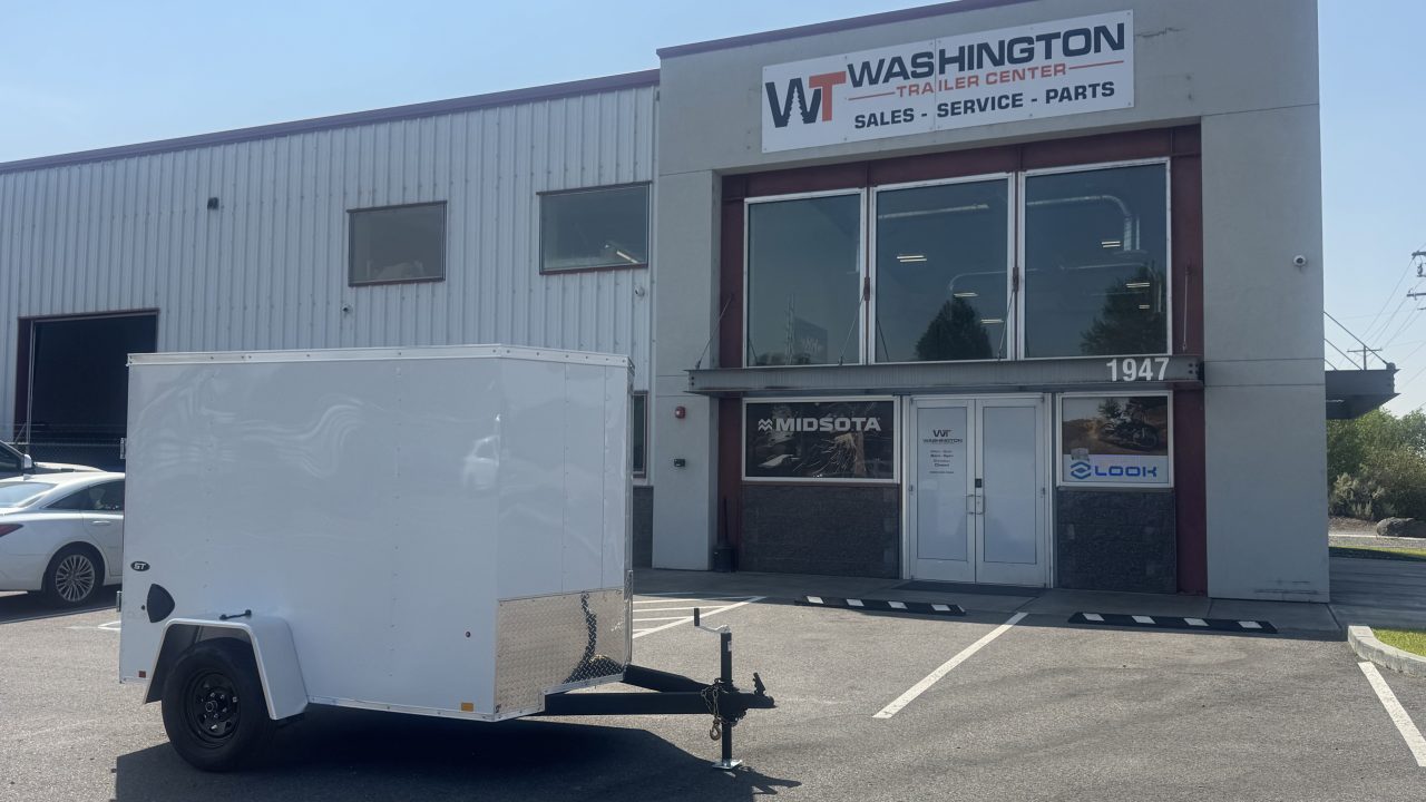 New 2026 Look Trailers 5X8 ST DLX FLAT TOP V-NOSE 3K Cargo / Enclosed Trailer