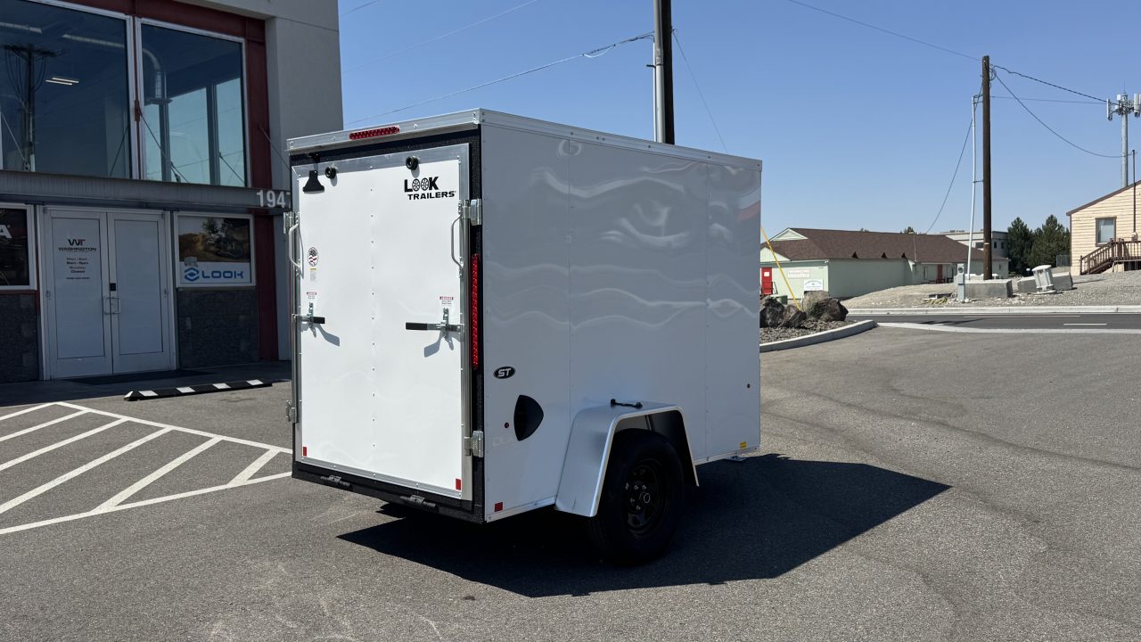 New 2026 Look Trailers 5X8 ST DLX FLAT TOP V-NOSE 3K Cargo / Enclosed Trailer