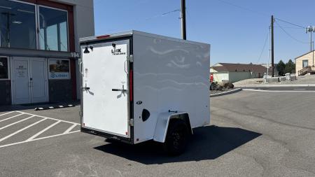 New 2026 Look Trailers 5X8 ST DLX FLAT TOP V-NOSE 3K Cargo / Enclosed Trailer