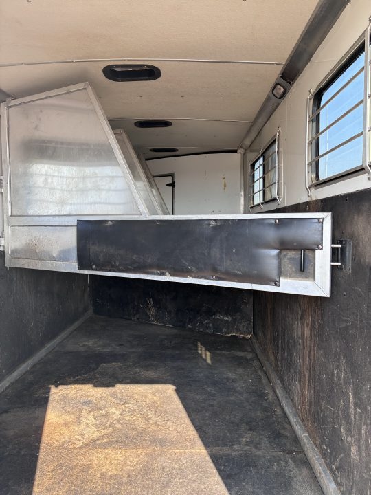 Used 2003 Silver Star 4H LQ Horse Trailer