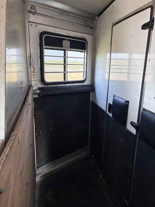 Used 2003 Silver Star 4H LQ Horse Trailer