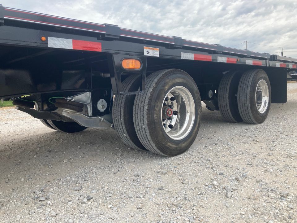 New 2027 Diamond C Trailers 102X53 TANDEM 40K STEPDECK W/ HYDROJACKS, AIR RIDE/FRONT LIFT AXLE, 72" SPREAD & DISC BRAKES Flatbed Trailer