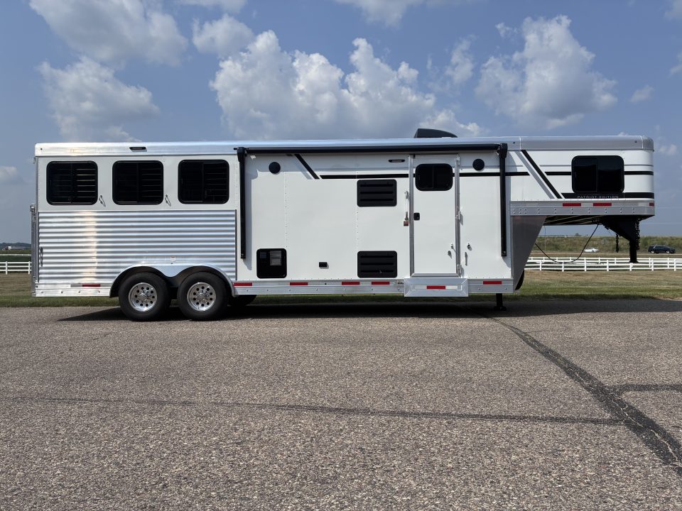 New 2027 SMC Patriot 3H 9'LQ Horse Trailer