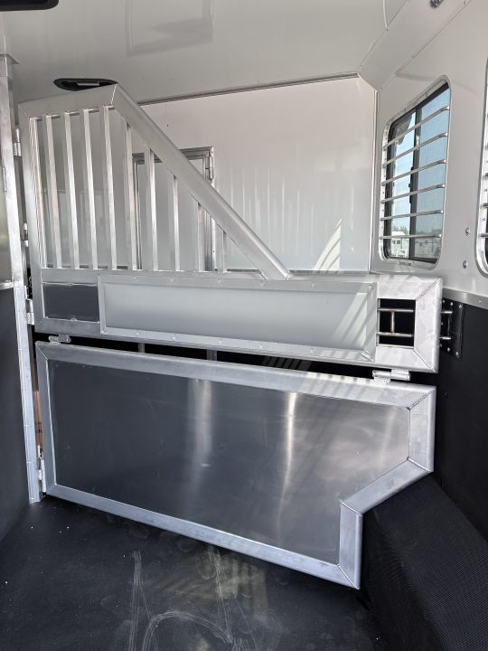 New 2027 SMC Patriot 3H 9'LQ Horse Trailer