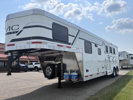 New 2027 SMC Patriot 3H 9'LQ Horse Trailer