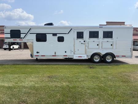 New 2027 SMC Patriot 3H 9'LQ Horse Trailer