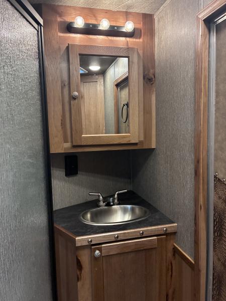 New 2027 SMC Patriot 3H 9'LQ Horse Trailer