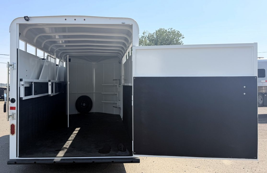 New 2027 Thuro-Bilt Wrangler 3H Horse Trailer