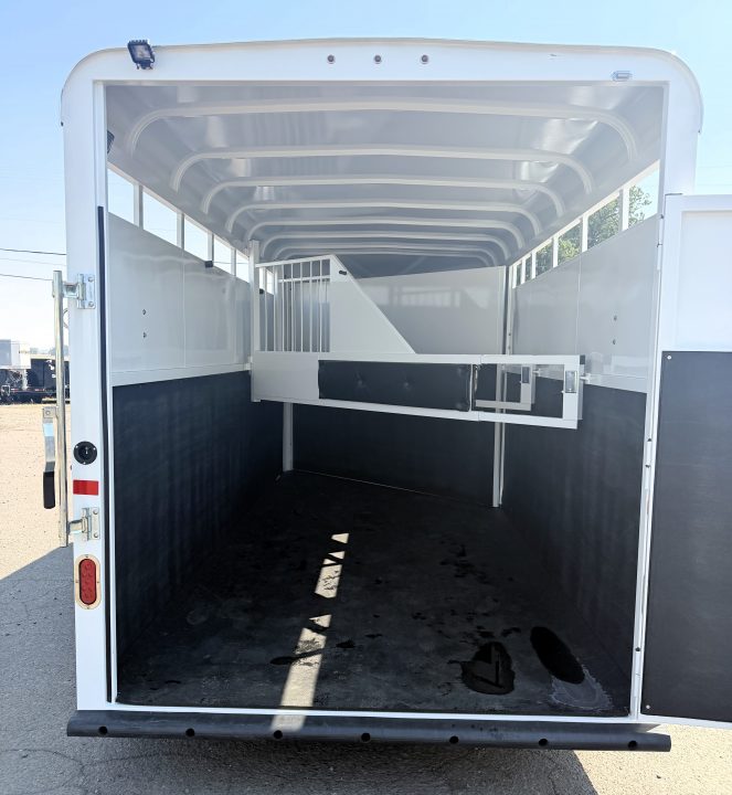 New 2027 Thuro-Bilt Wrangler 3H Horse Trailer