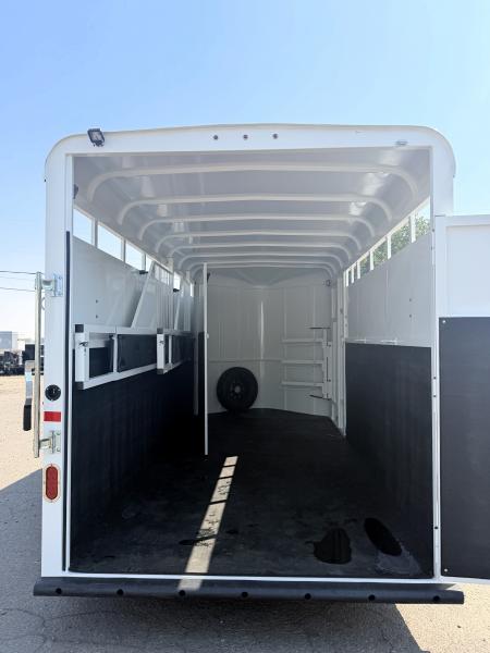 New 2027 Thuro-Bilt Wrangler 3H Horse Trailer