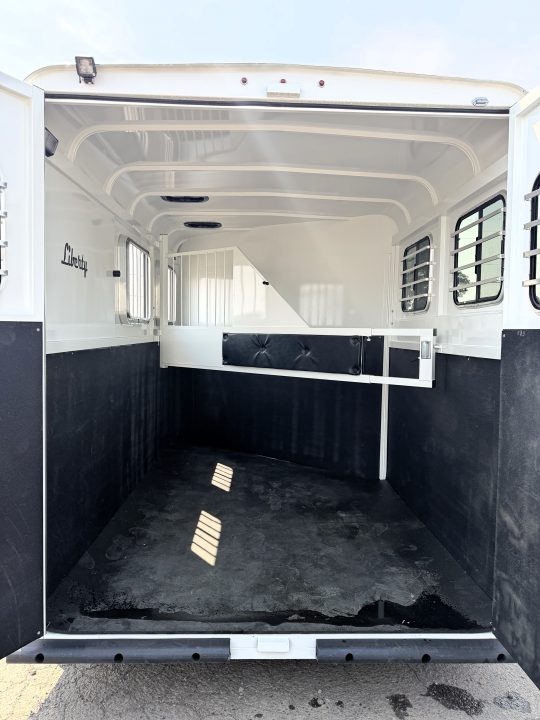 New 2027 Thuro-Bilt Liberty 2H Swing out Saddle Rack Horse Trailer
