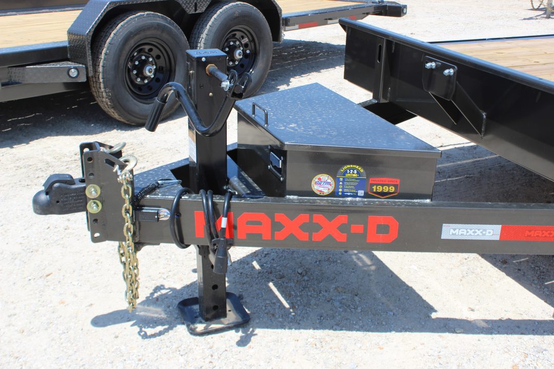 New 2027 MAXX-D C6X 83" x 20' BP Equipment Trailer