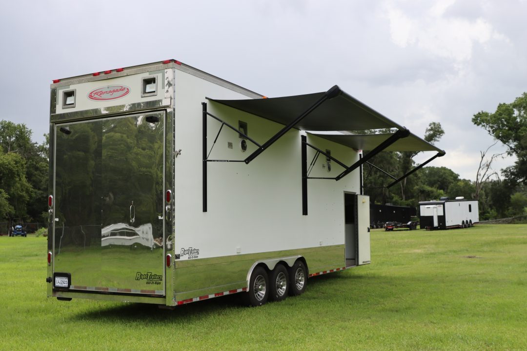 Used 2003 8.5X32 Renegade Stacker