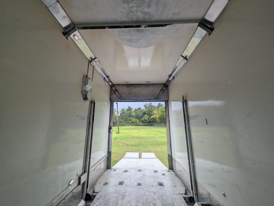 Used 2003 8.5X32 Renegade Stacker