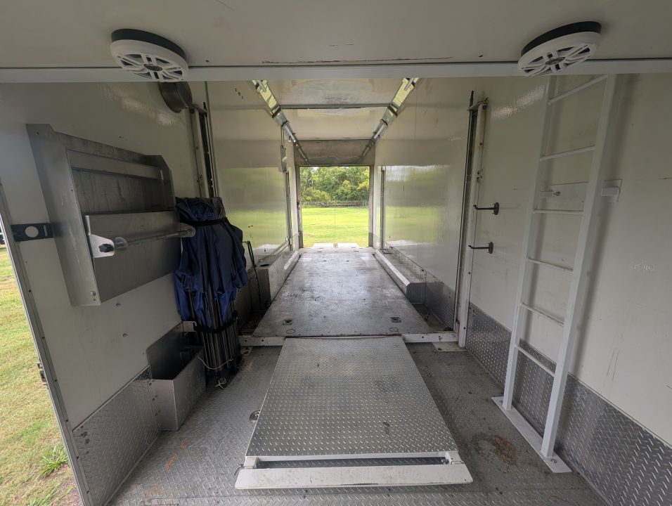 Used 2003 8.5X32 Renegade Stacker