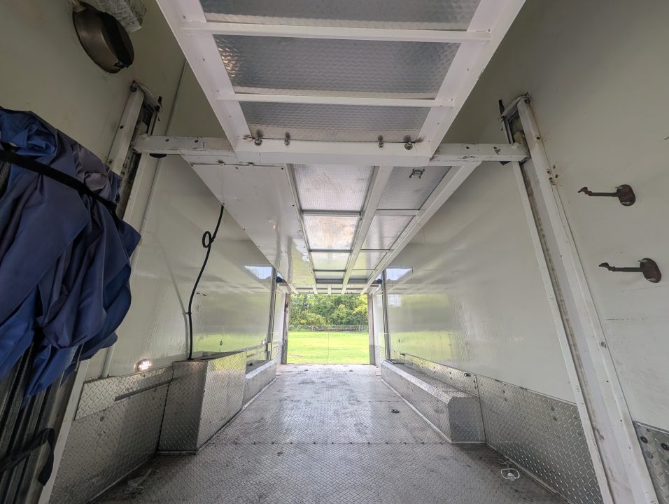 Used 2003 8.5X32 Renegade Stacker