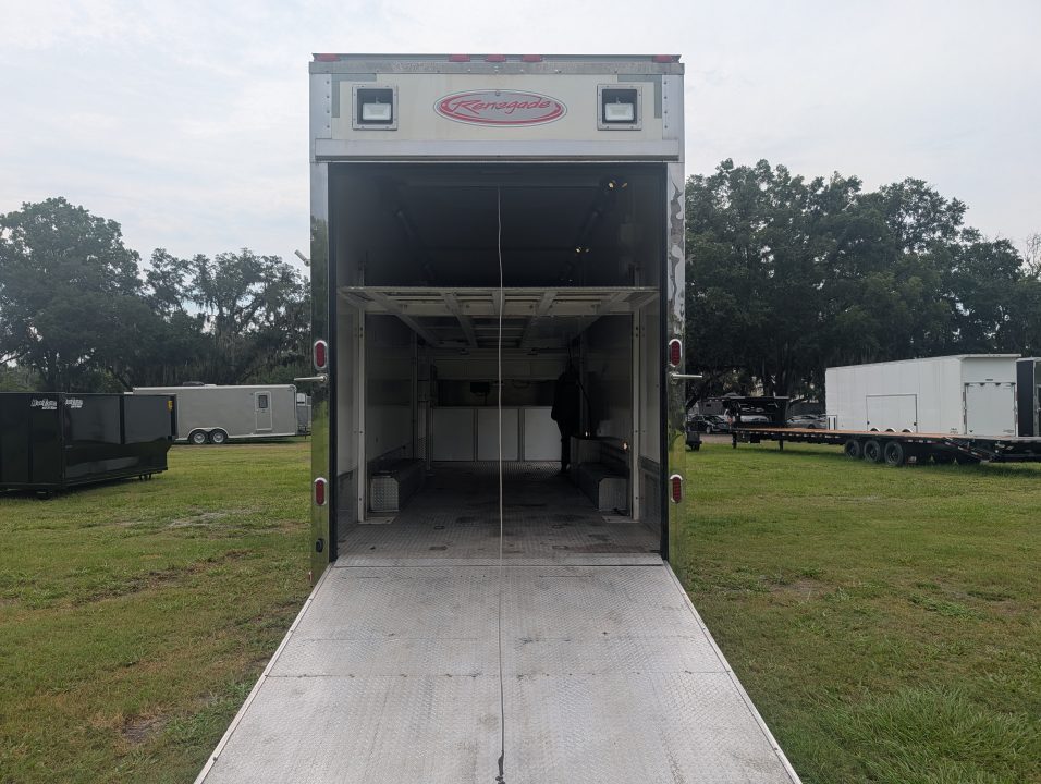 Used 2003 8.5X32 Renegade Stacker