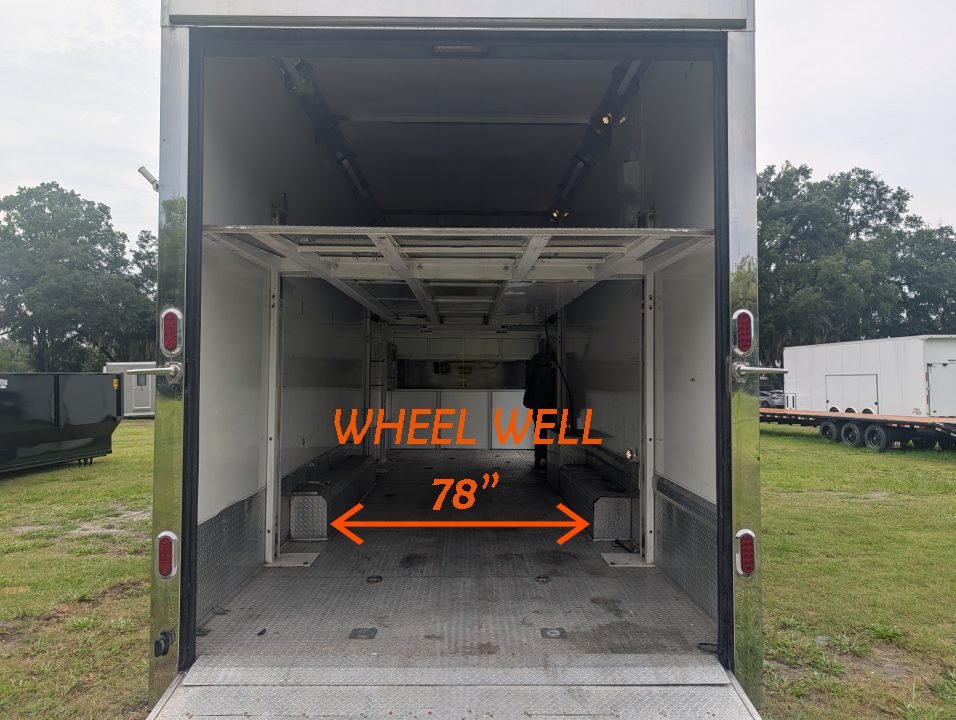 Used 2003 8.5X32 Renegade Stacker