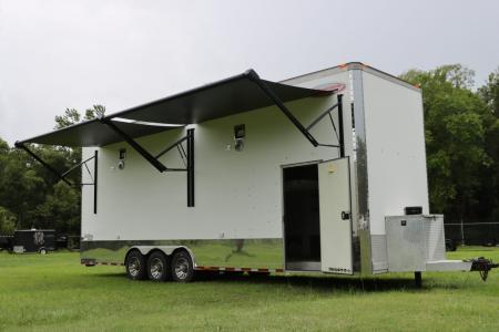 Used 2003 8.5X32 Renegade Stacker