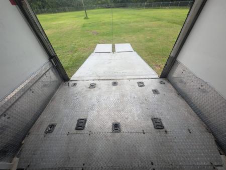 Used 2003 8.5X32 Renegade Stacker