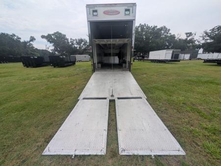Used 2003 8.5X32 Renegade Stacker