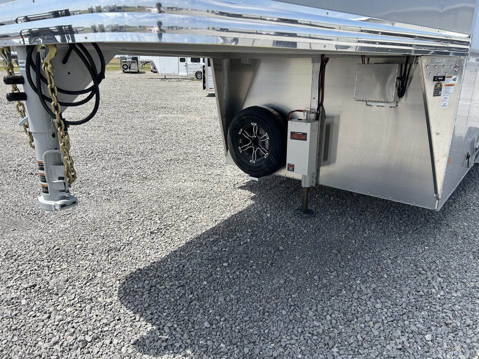 New 2027 Sundowner Showman GT 2723