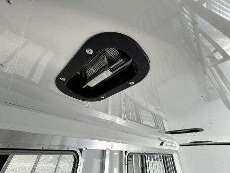 New 2027 Sundowner Showman GT 2724