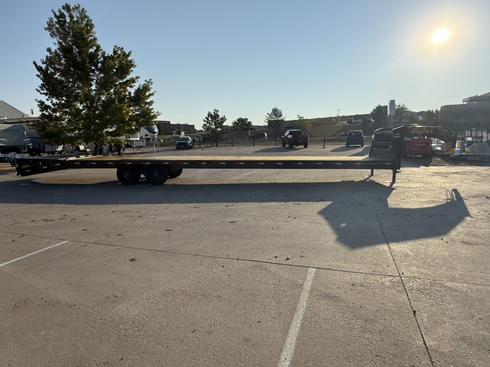 New 2027 Big Tex 14GN-40D5A-MRBK Flatbed Trailer