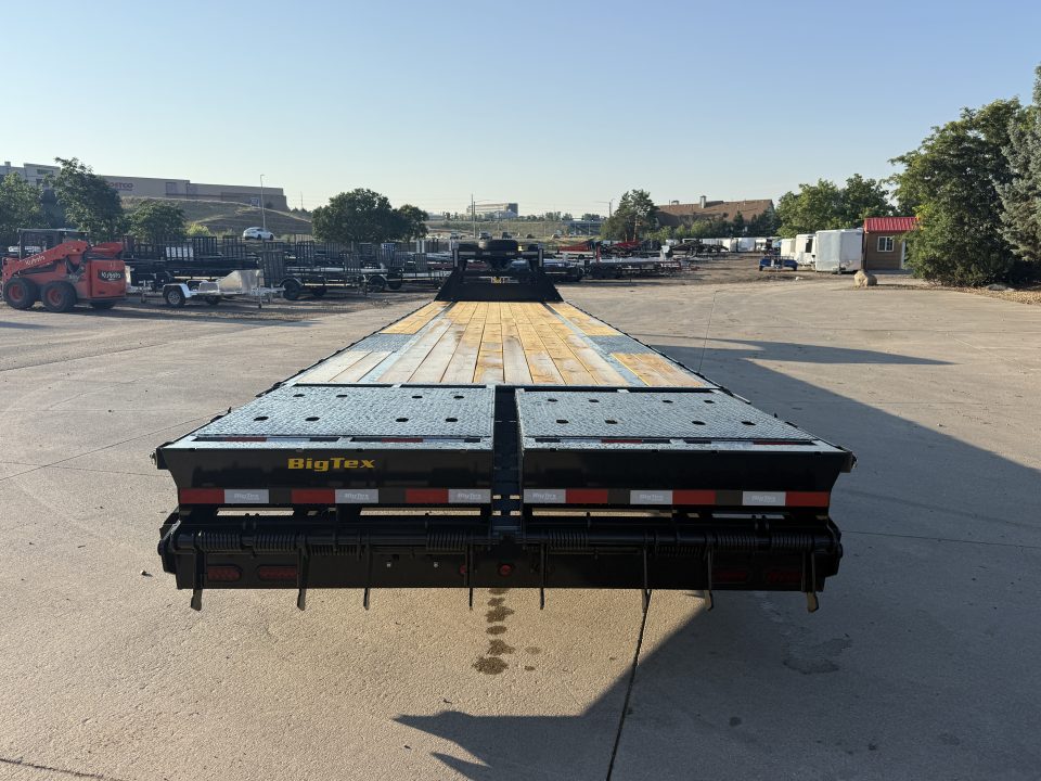 New 2027 Big Tex 14GN-40D5A-MRBK Flatbed Trailer