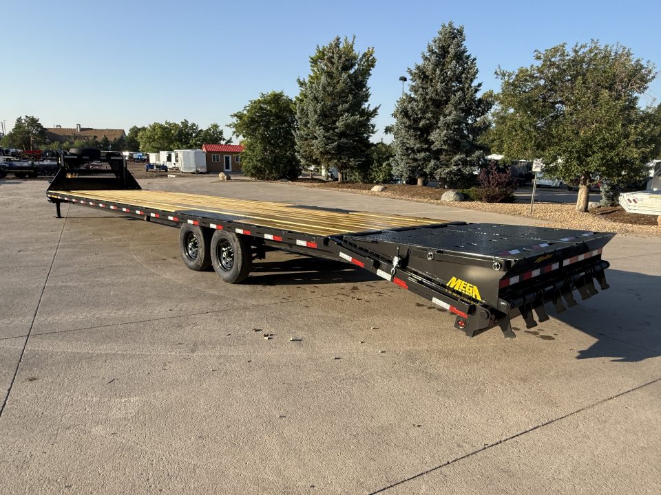 New 2027 Big Tex 14GN-40D5A-MRBK Flatbed Trailer