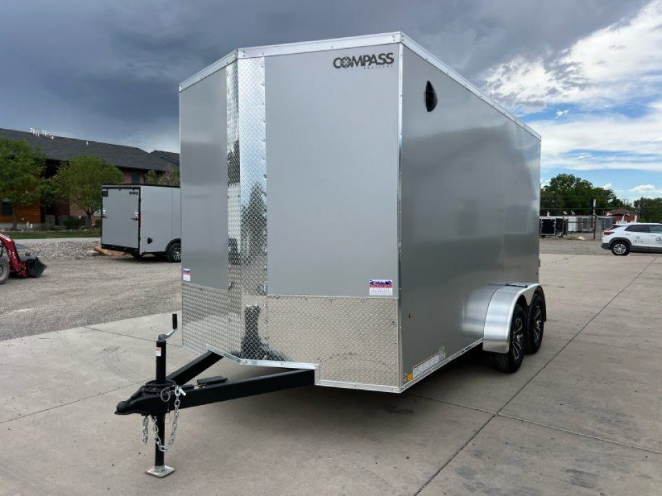 2027 Compass Indigo DLX photo 3