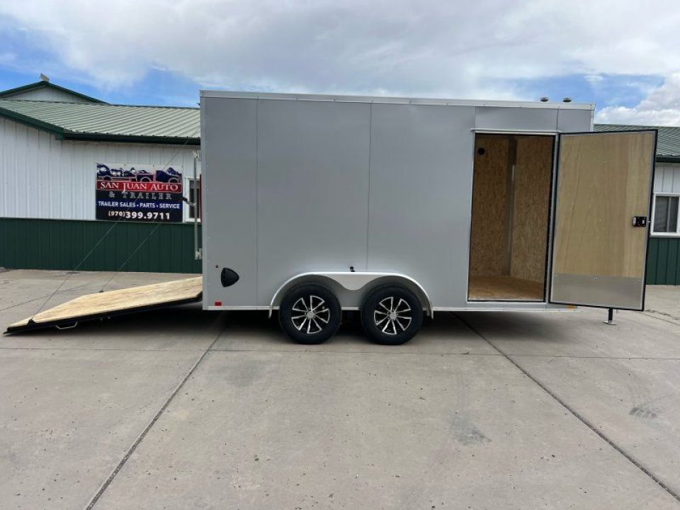2027 Compass Indigo DLX photo 7