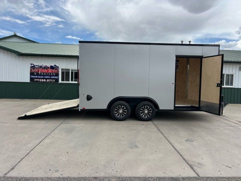 2027 Compass Indigo DLX photo 7