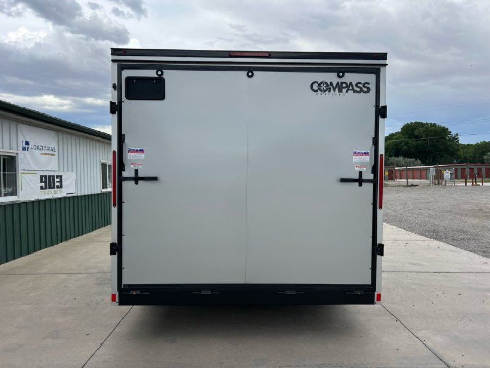 2027 Compass Indigo DLX photo 6