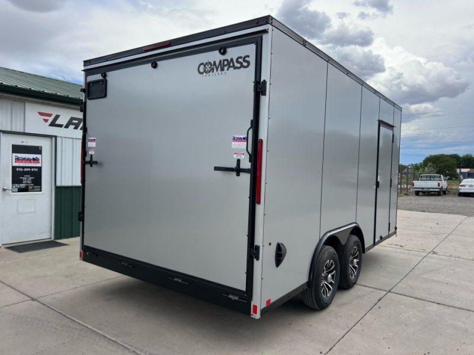 2027 Compass Indigo DLX photo 5